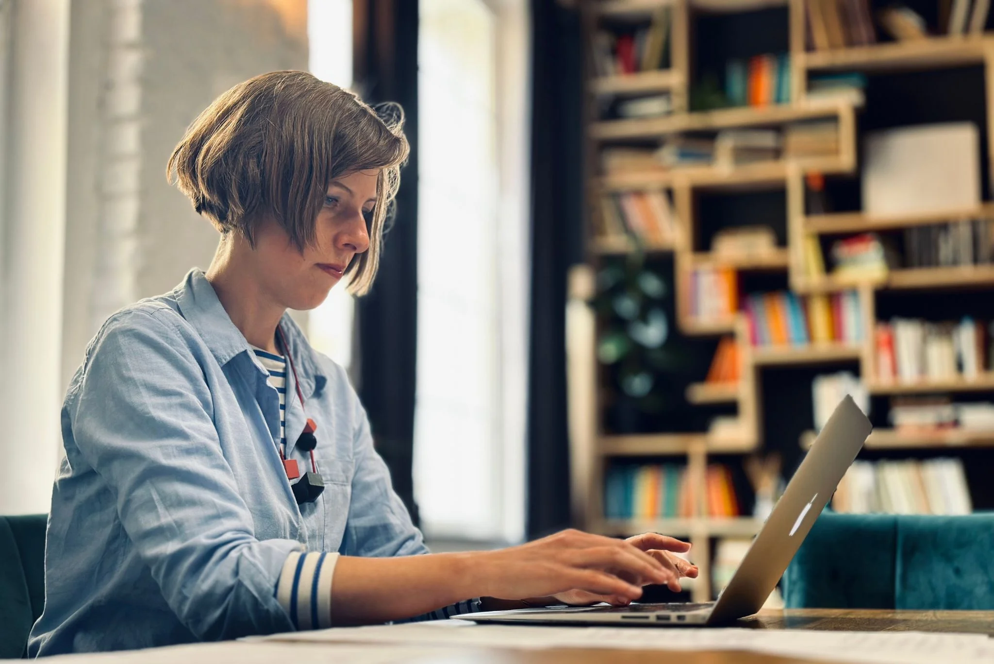 Michaela Weikertová při práci